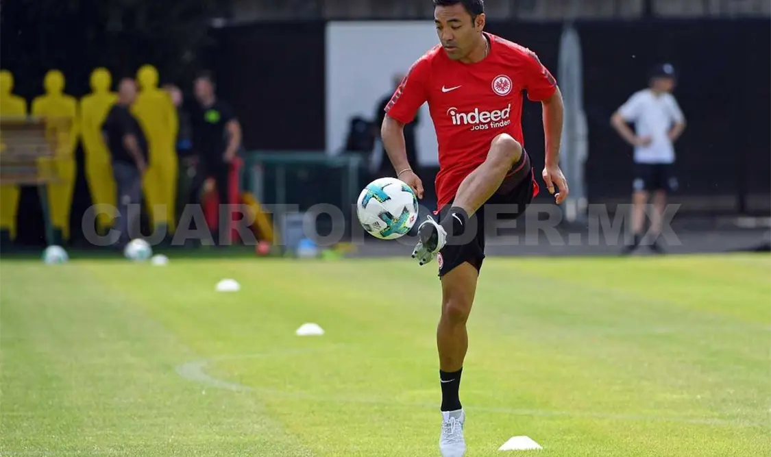 Frankfurt anuncia baja de Marco Fabián