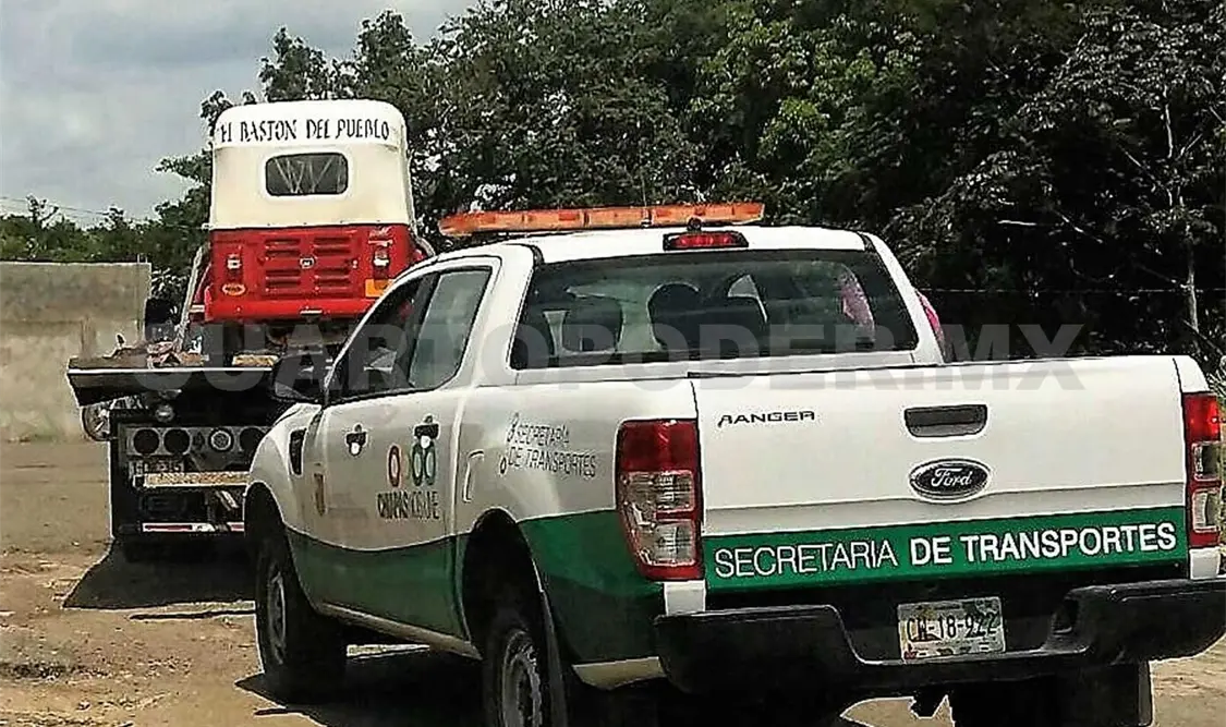 Funcionarios dueños de moto taxis piratas