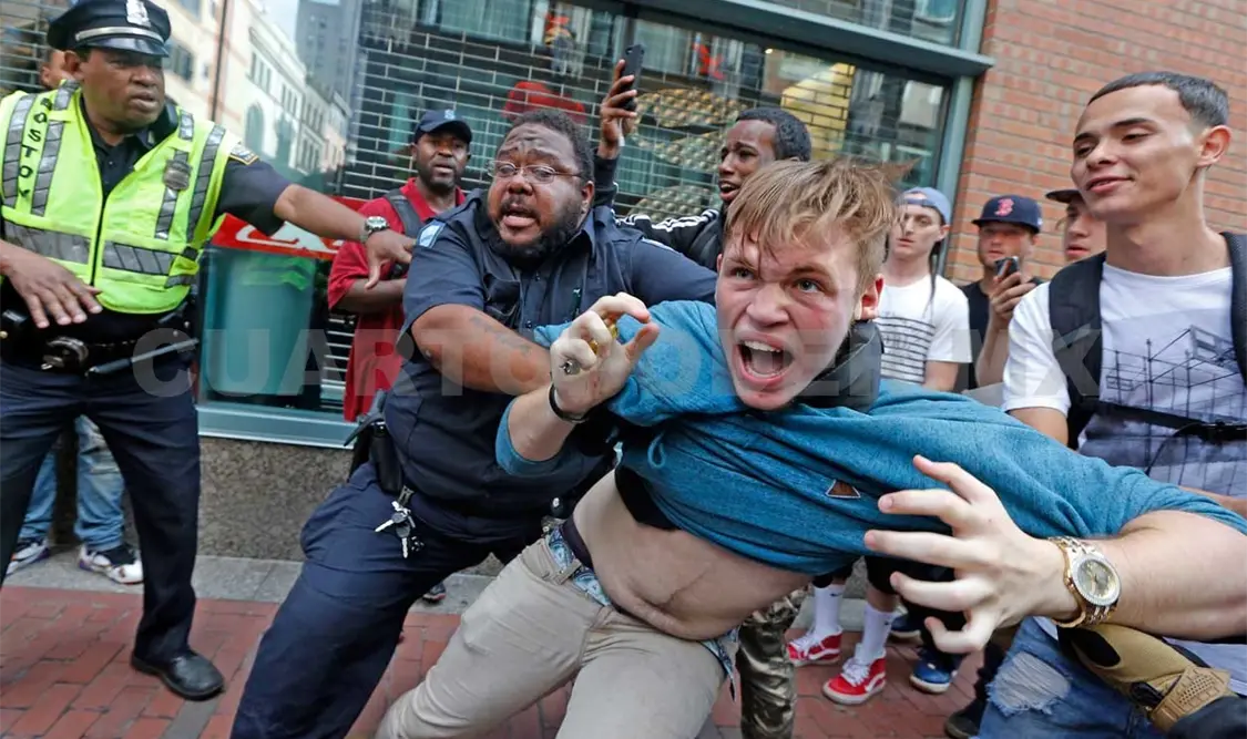 Las autoridades de Boston informaron sobre el arresto de 27 manifestantes acusados de agresiones a la policía o destrucción de propiedad. AP