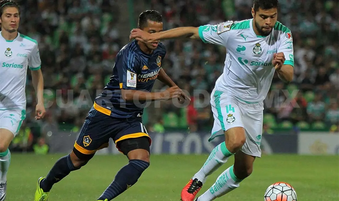 Santos y Chivas se ven las caras obligados al triunfo