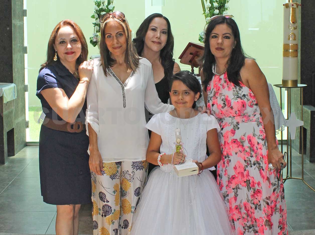Anna Cristina recibió la comunión