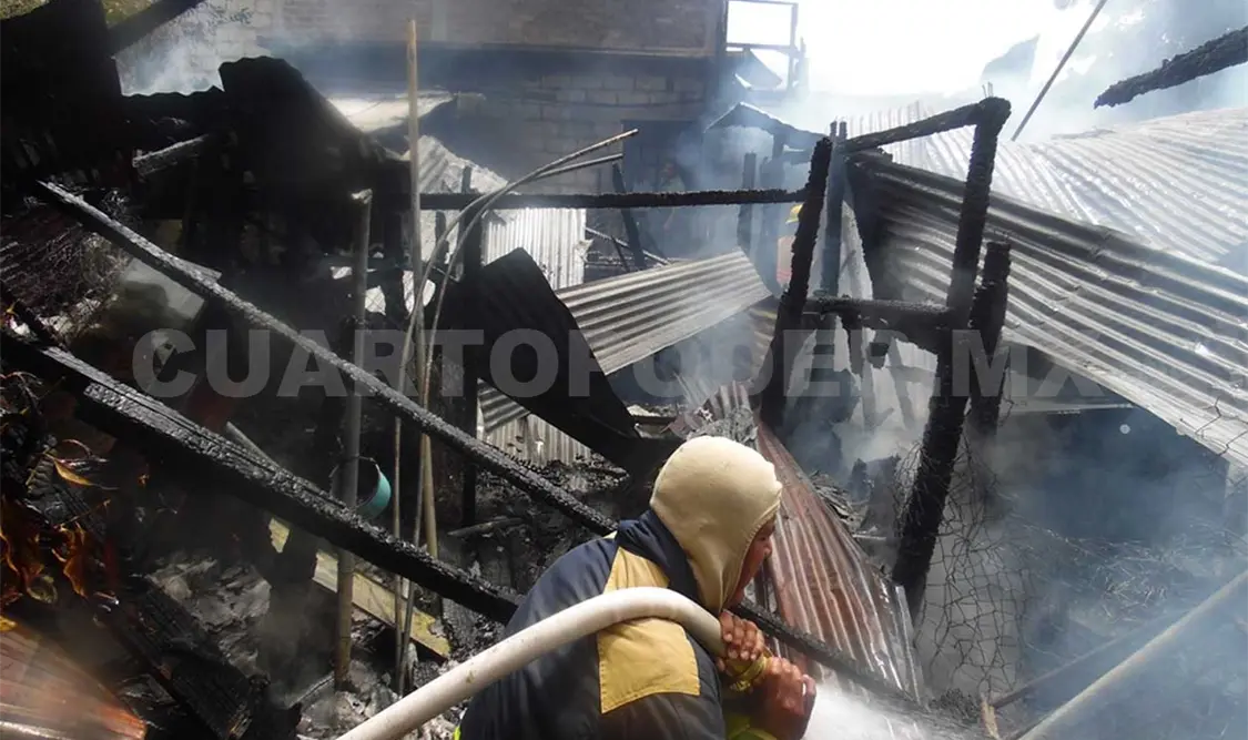 Incendio consume vivienda