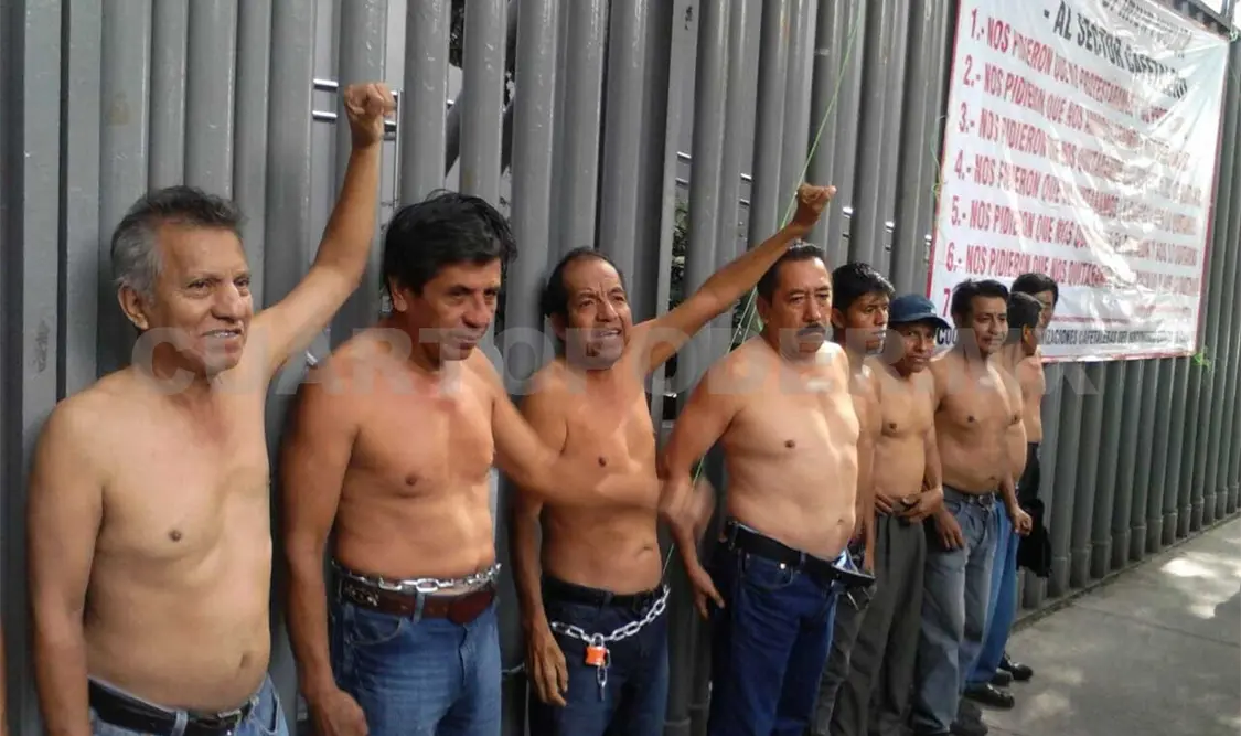 Cafetaleros se atan a portón de Sagarpa