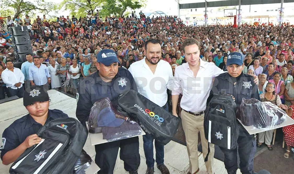 El mandatario estatal señaló que todos los municipios del estado cuentan con su apoyo para fortalecer la seguridad en calles. CP