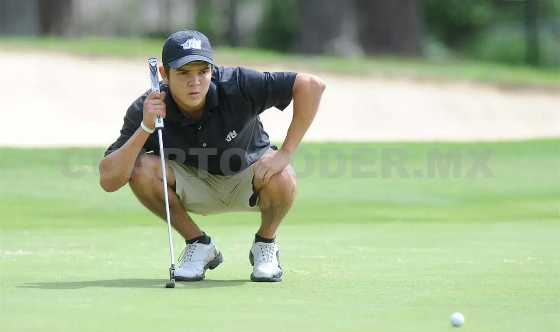 Entrenador de Golf celebra a sus medallistas