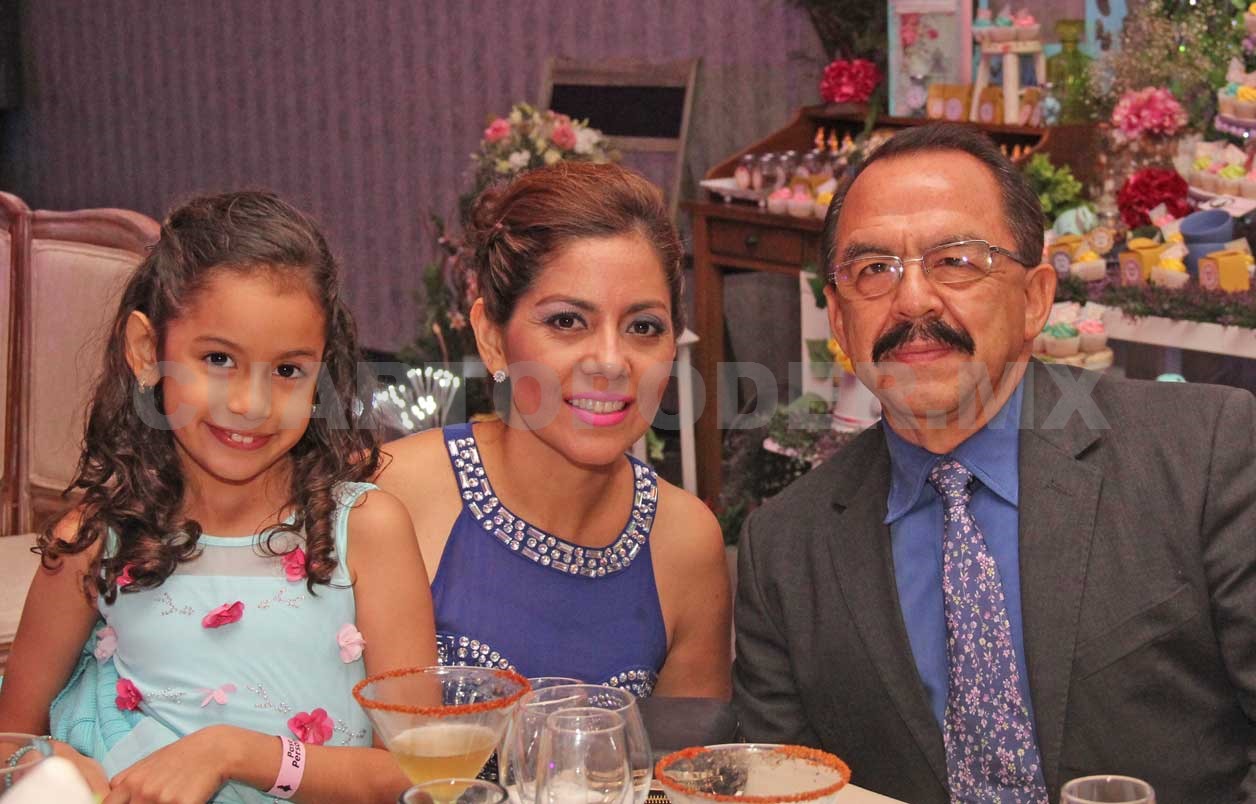 Ainara, linda quinceañera