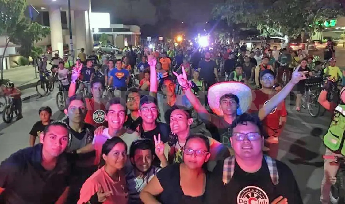 Tuxtla en Bici celebró el mes patrio con rodada