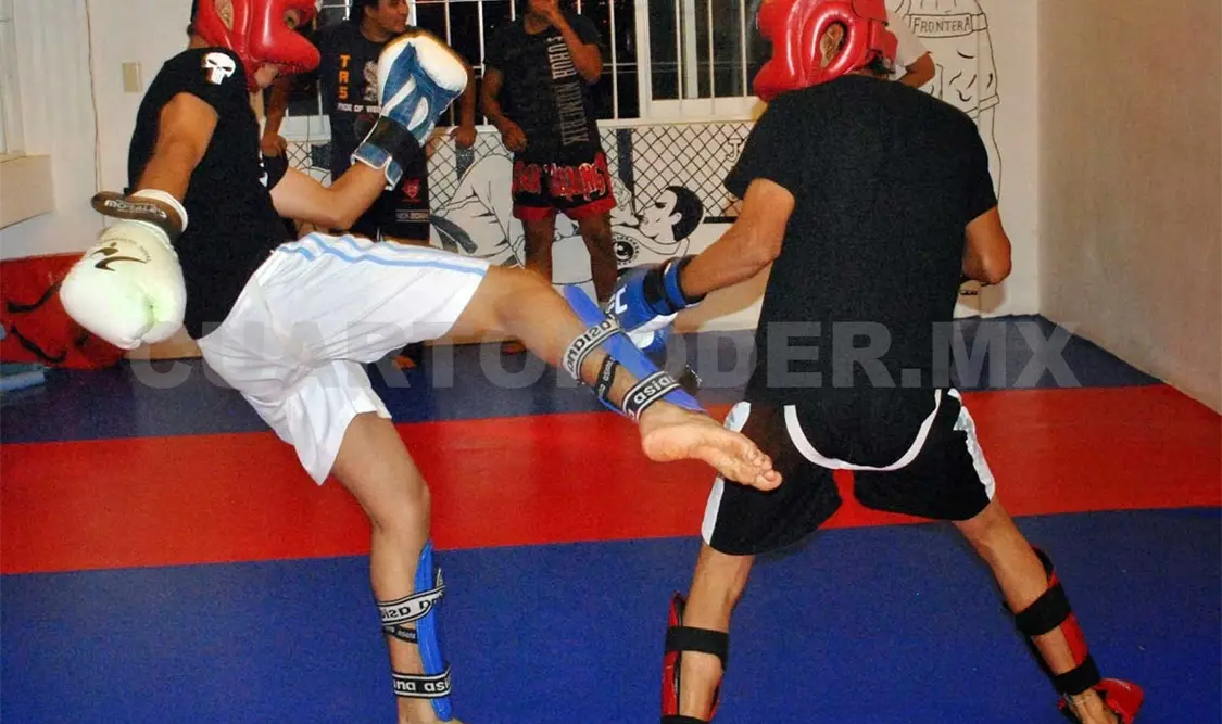 Alumnos se mantienen en constante sparring