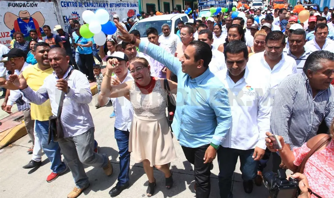 El funcionario se comprometió a seguir trabajando en beneficio del desarrollo turístico de las playas chiapanecas. CP