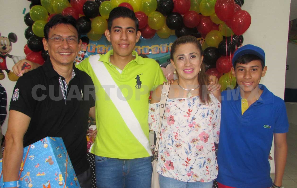 Espectacular fiesta para Luis Dylan
