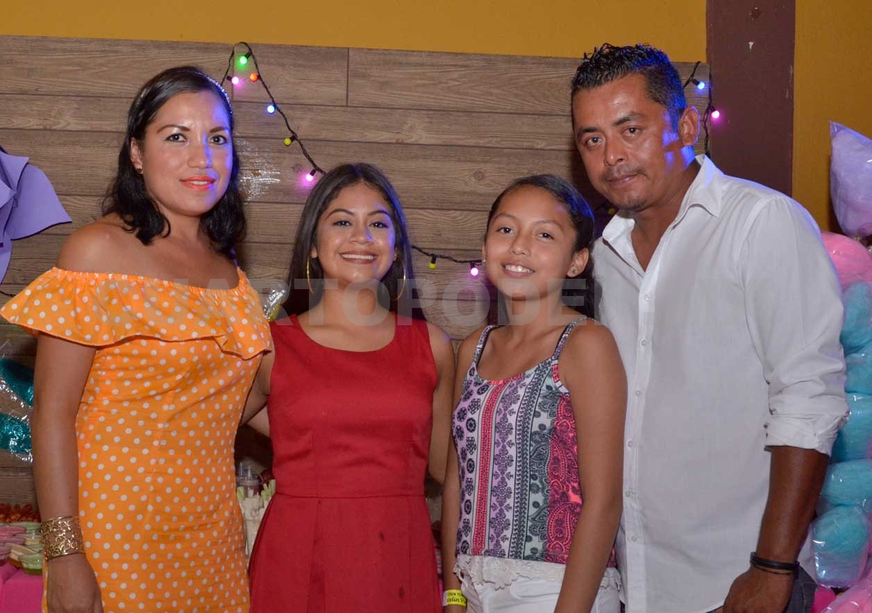 Evelin festejó sus XV años