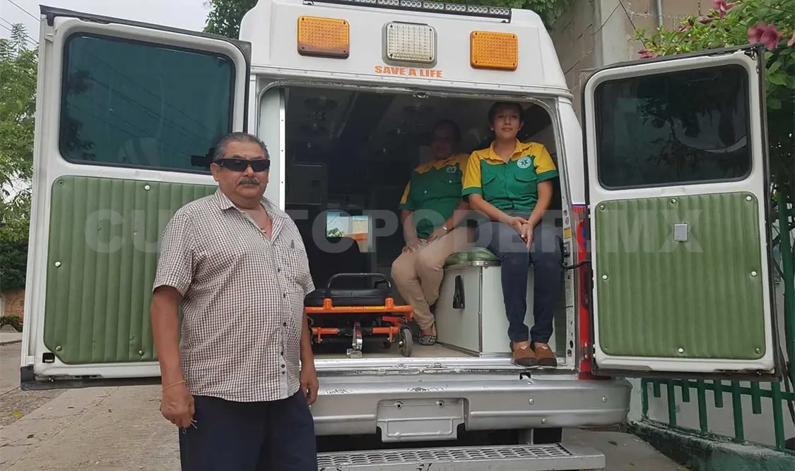 Con el apoyo del mandatario estatal viajaron hasta la Ciudad de México para adquirir la ambulancia. Dalia Villatoro / CP