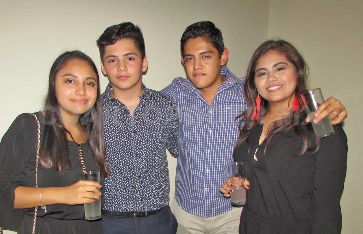 Celebran a Elizabeth su cumple número 16