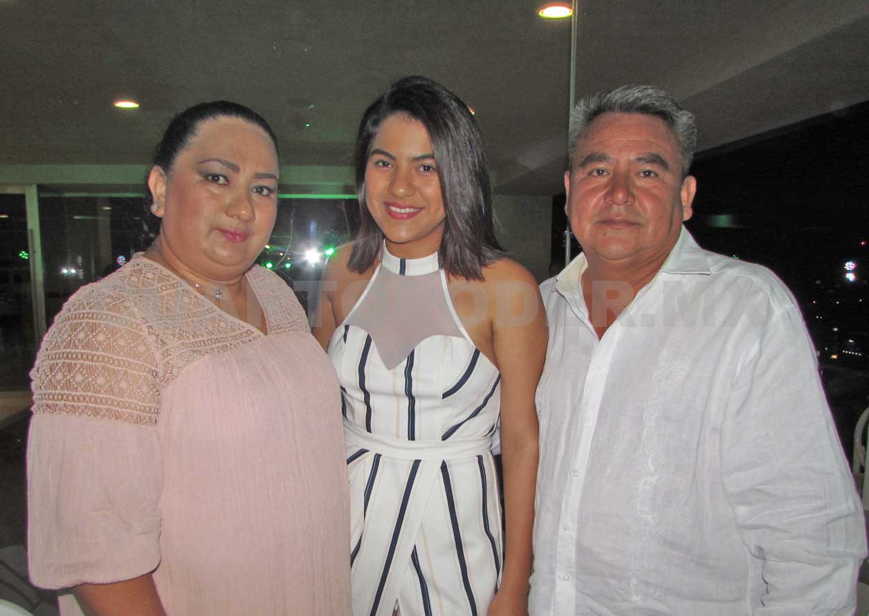 Celebran a Elizabeth su cumple número 16