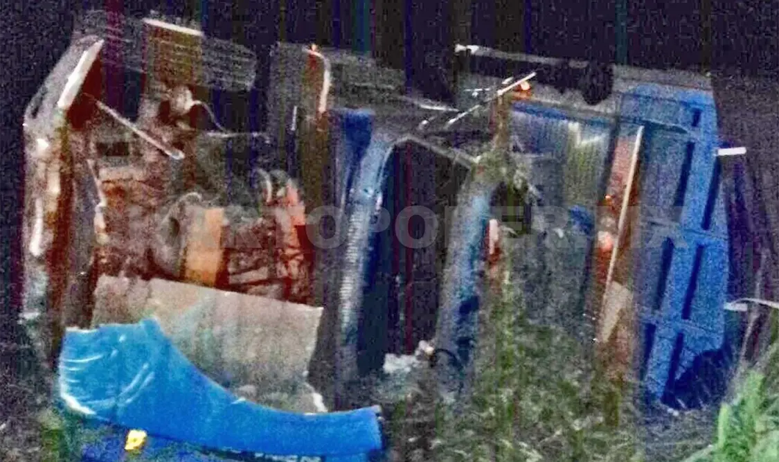 Autoridades informaron que la persona que conducía el coloso, perdió la vida y no había sido identificado. Rafael Victorio / CP
