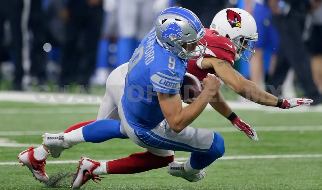 Cardenales anotó los primeros 10 puntos del partido y ganaba 17-9 al final del tercer cuarto antes de permitir 26 puntos sin respuesta. AP