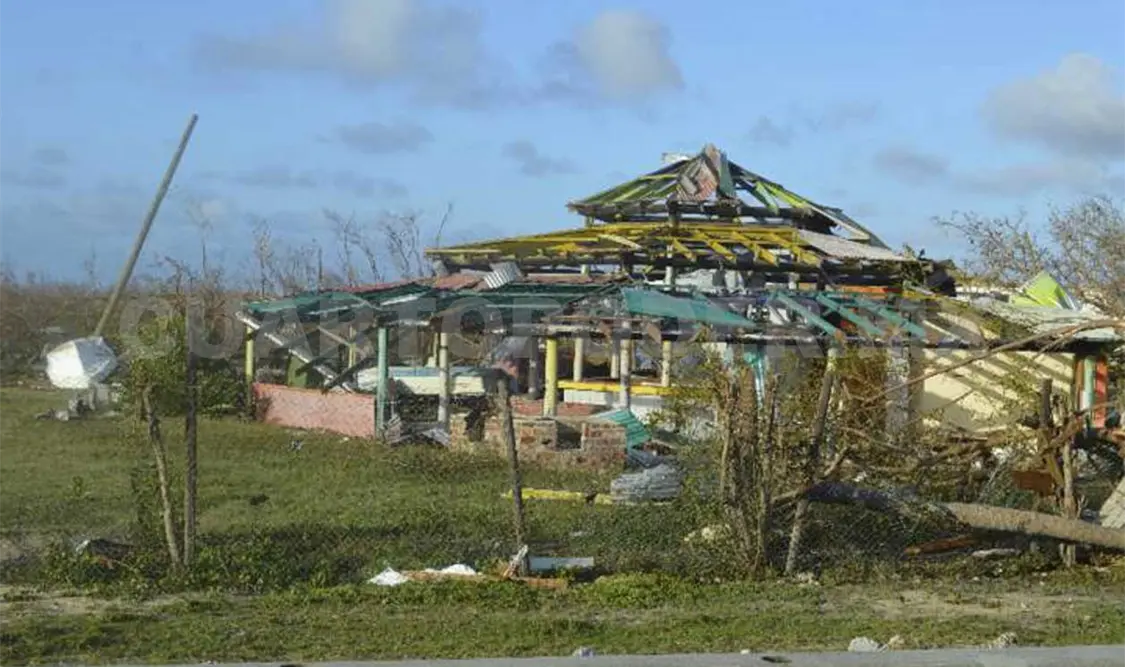 Irma arrasa hotel de Robert de Niro