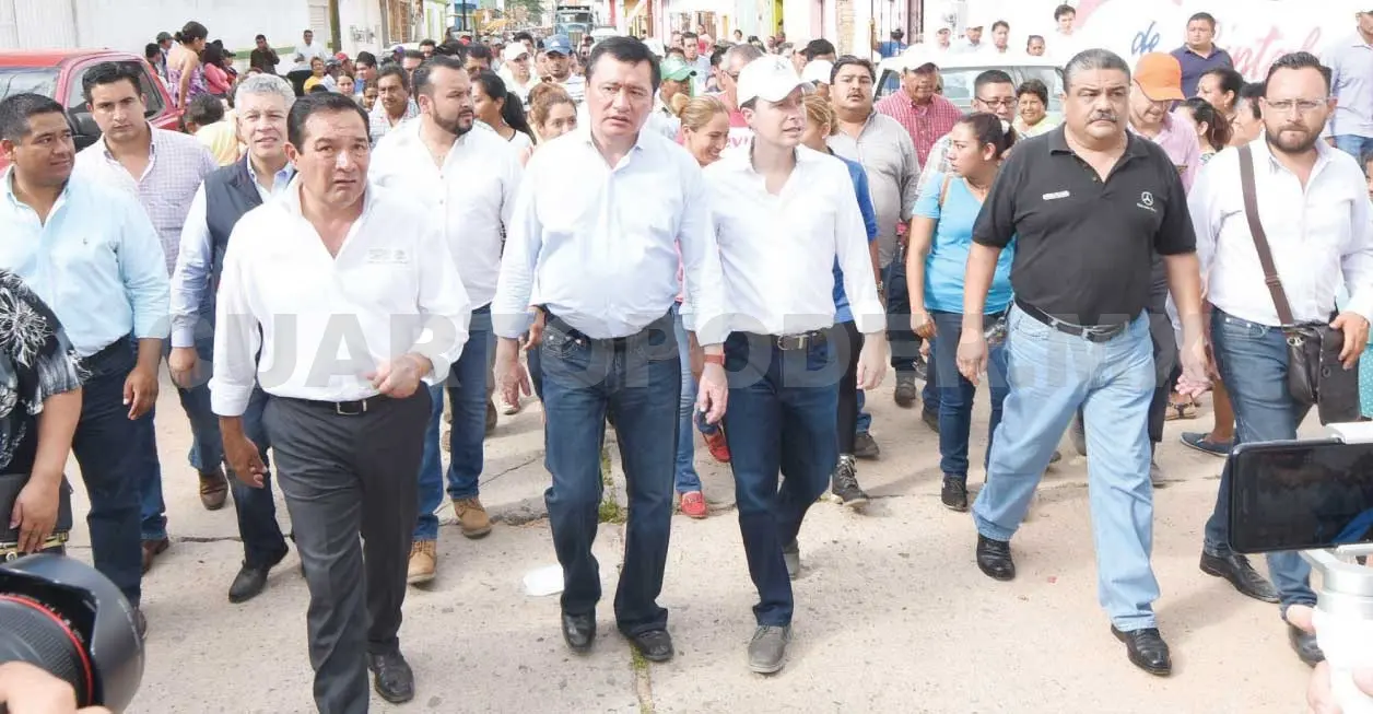 Constatan Velasco y Chong entrega de ayuda humanitaria