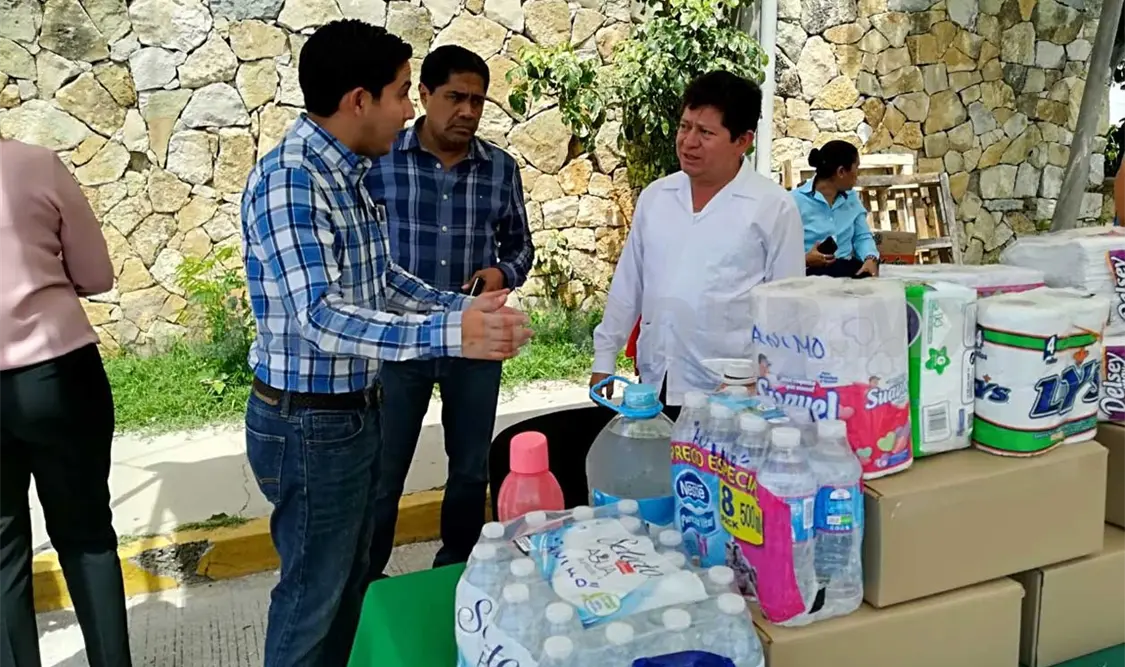 Continúan donativos para damnificados