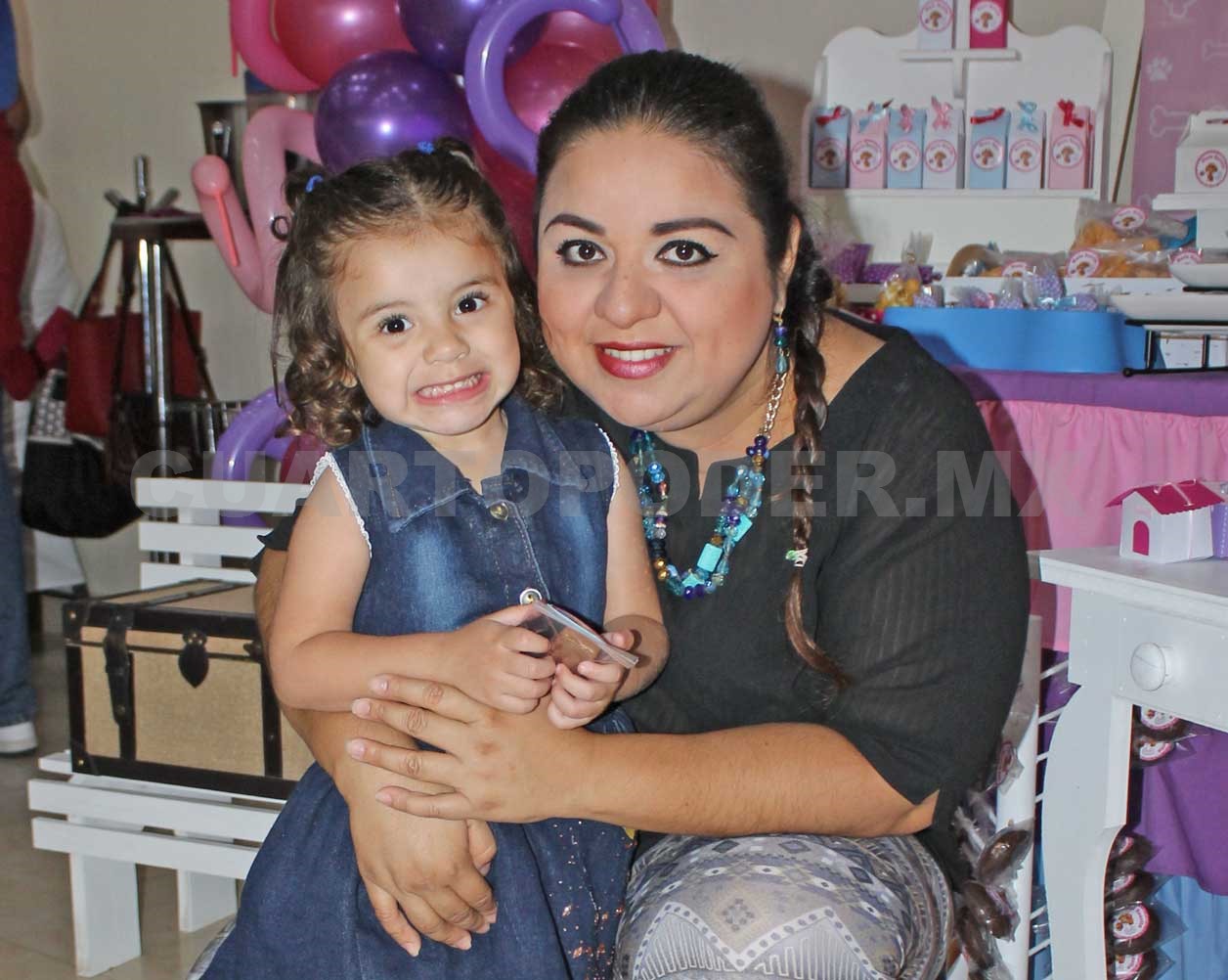 Tres velitas para María Rosvita
