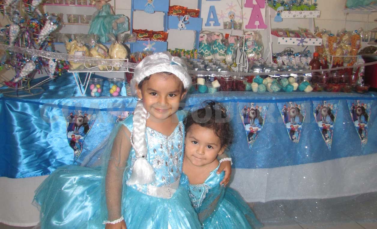 Hermanitas celebran juntas un añito más