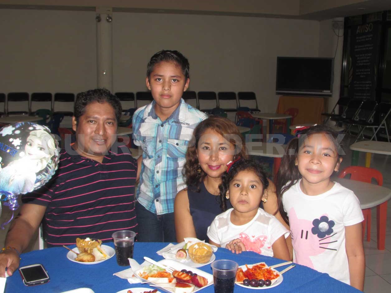 Hermanitas celebran juntas un añito más