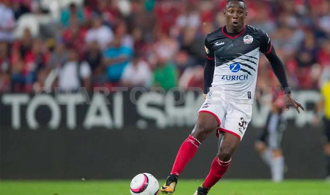 Delantero Julián Quiñones es separado del primer equipo