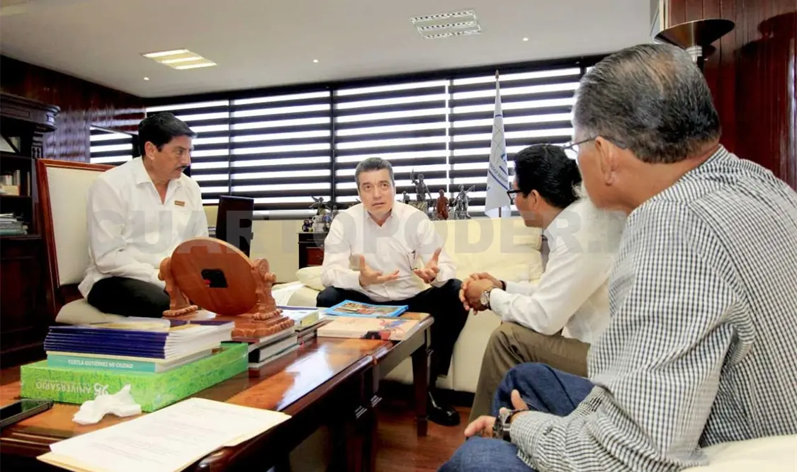 Embajador reconoce acciones de Rutilio Escandón
