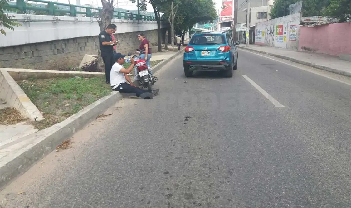 Motociclista choca por alcance