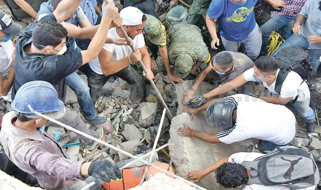 Refuerzan labores de rescate en edificios caídos tras sismo