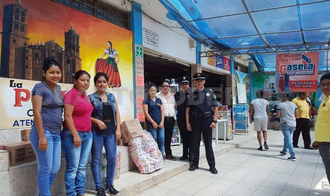 Policía Federal recauda y dona víveres a damnificados