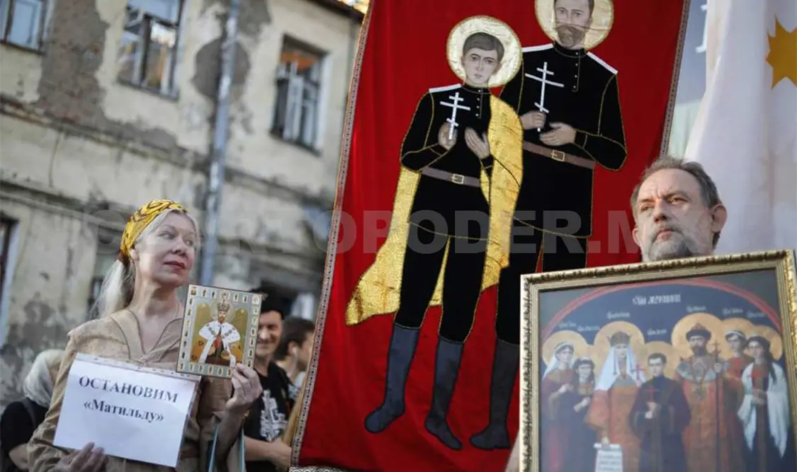 La controversia que ha causado es interpretada por algunos como otra manifestación del oscurantismo en el que está cayendo Rusia.