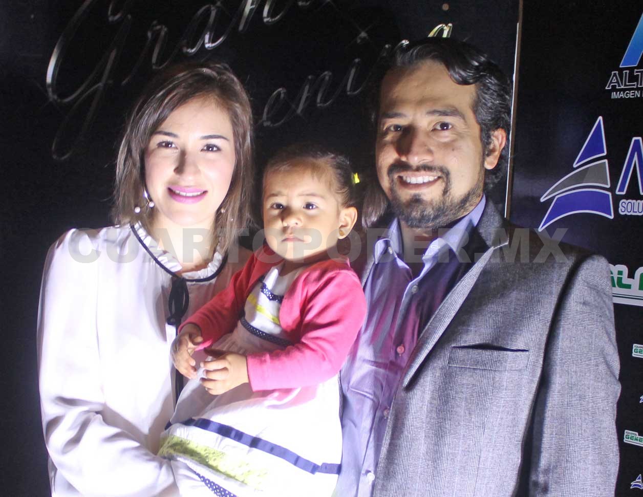 Capitalinos asisten a espectacular cena de gala