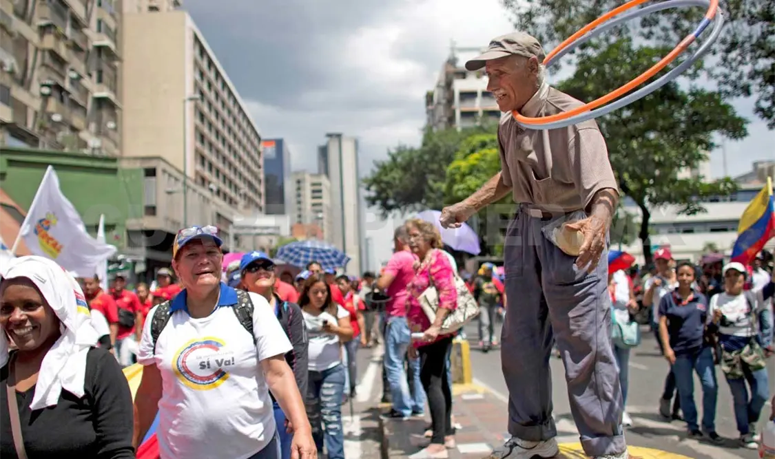 En la jornada electoral están llamados a votar más de 18 millones de venezolanos. AP