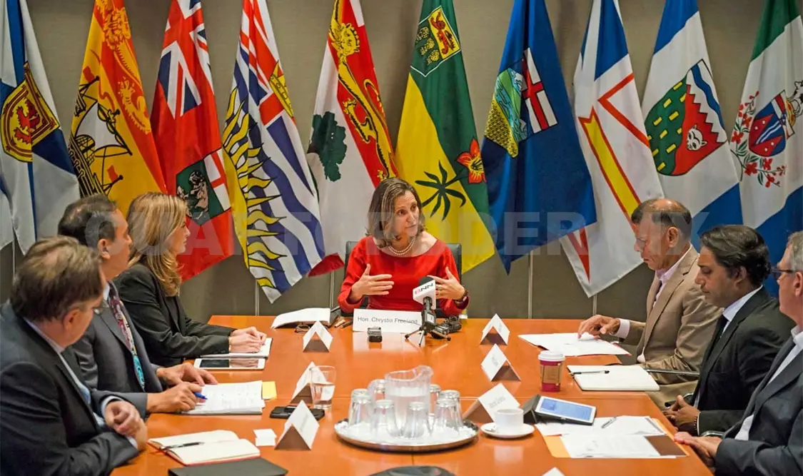 Sesionarán en Ottawa durante cinco días para tratar de ajustar el acuerdo comercial a la nueva realidad. AP
