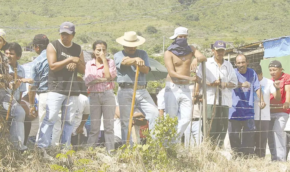 Unas cinco mil familias habitan el campamento “Emiliano Zapata” del MOCRI en esta ciudad capital. / Noé García. CP