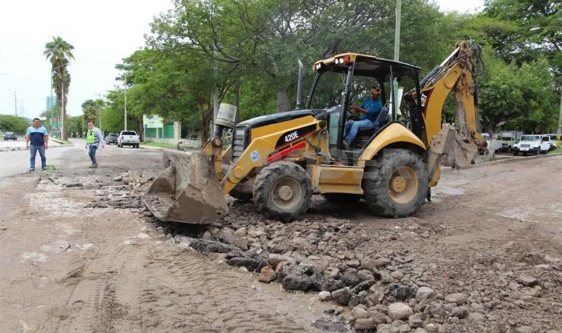 Continúan trabajos de limpieza tras terremoto
