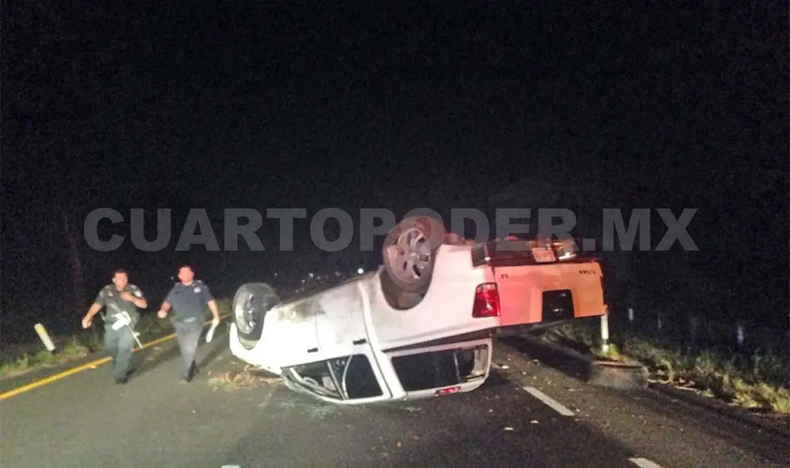 Autoridades localizaron camioneta accidentada