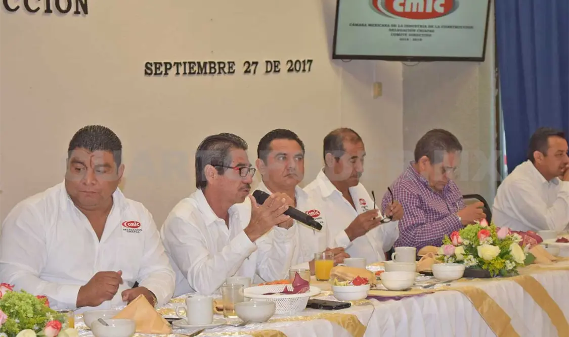 Constructores se suman al llamado del gobierno para apoyar los trabajos de la reconstrucción en Chiapas. Guillermo Ramos / CP