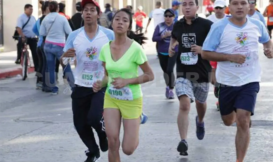 Exhortan a la población a sumarse a la 6ª Carrera Pedestre en conmemoración de la lucha contra el cáncer de mama. CP