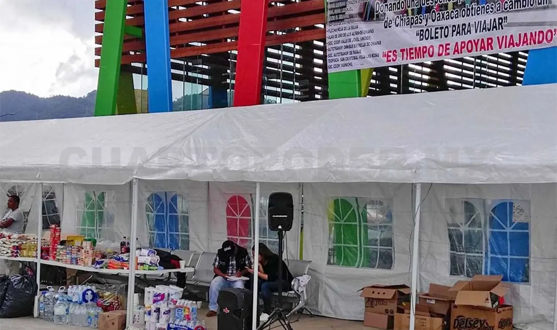 A cambio de donar una despensa reciben un boleto para viajar de San Cristóbal a Ocosingo, Palenque, Comitán y Oxchuc. Manuel Martínez / CP