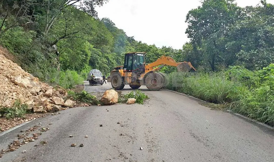 Atiende SOPyC nuevas afectaciones carreteras
