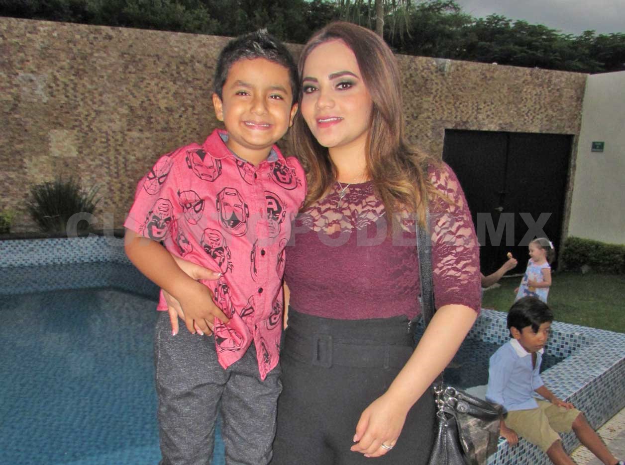 Celebran a Paulina su cumpleaños