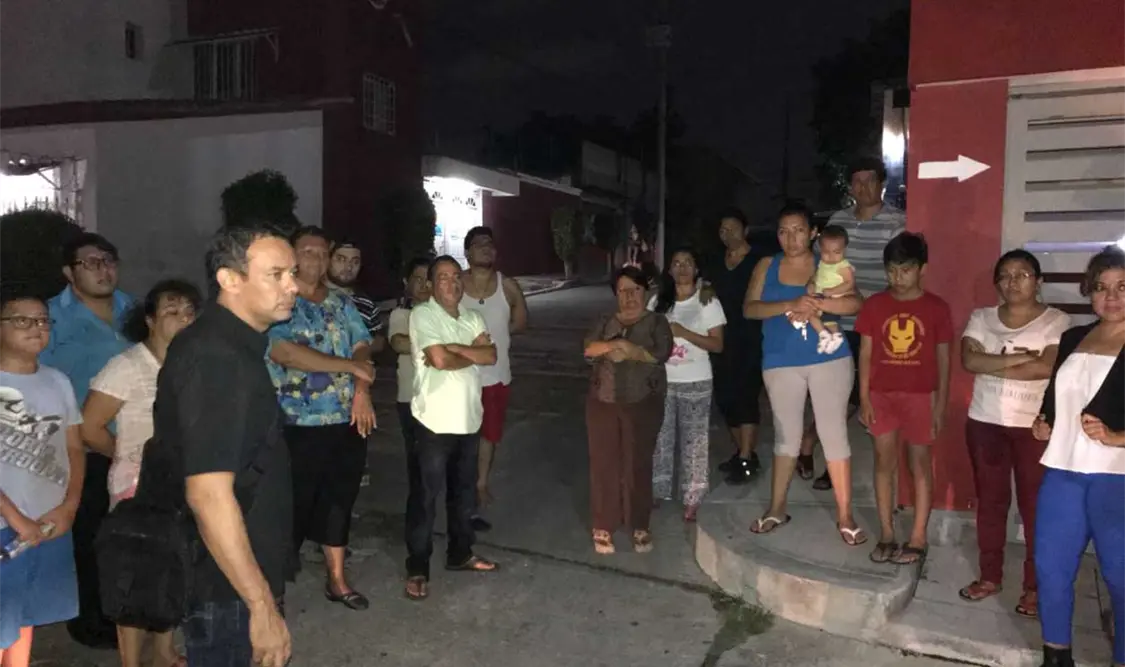Personalmente, Moisés Grajales atiende a colonos de Tuxtla