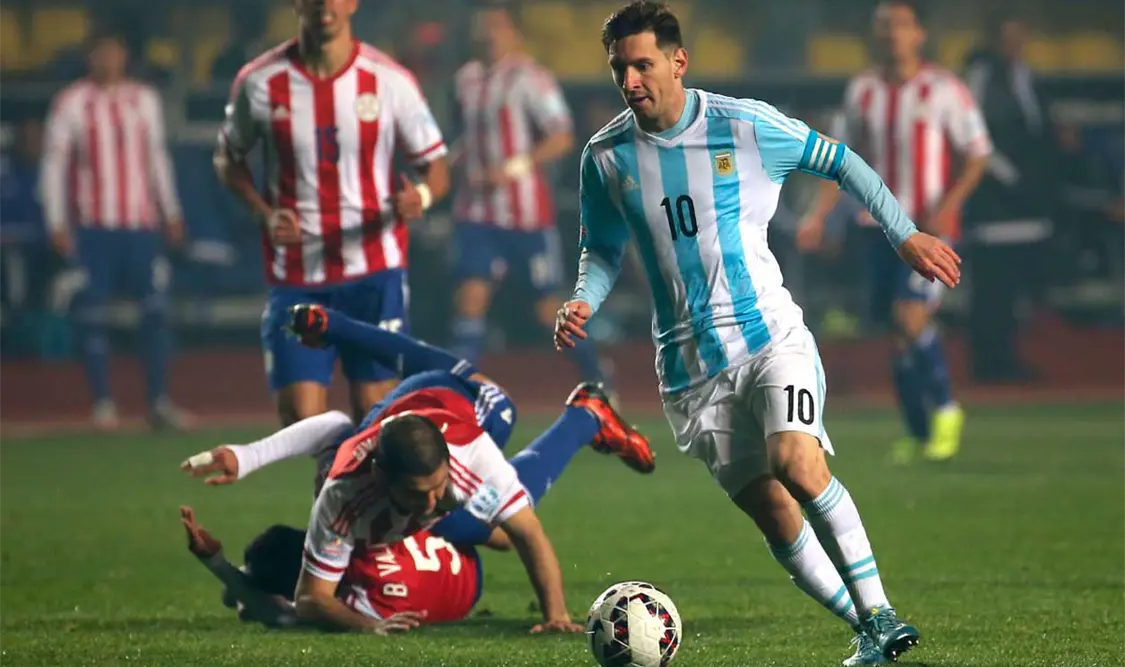 Messi llega hoy a Argentina para decisivo duelo