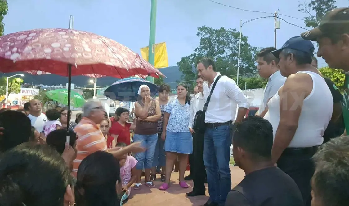 Moisés Grajales visita más colonias de la ciudad