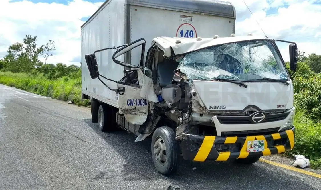 Cuatro lesionados en accidente carretero