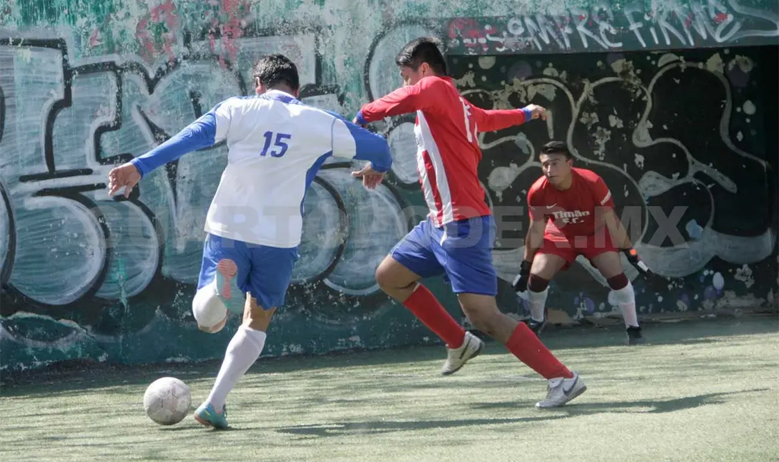 Milán alcanza la cima de la clasificación