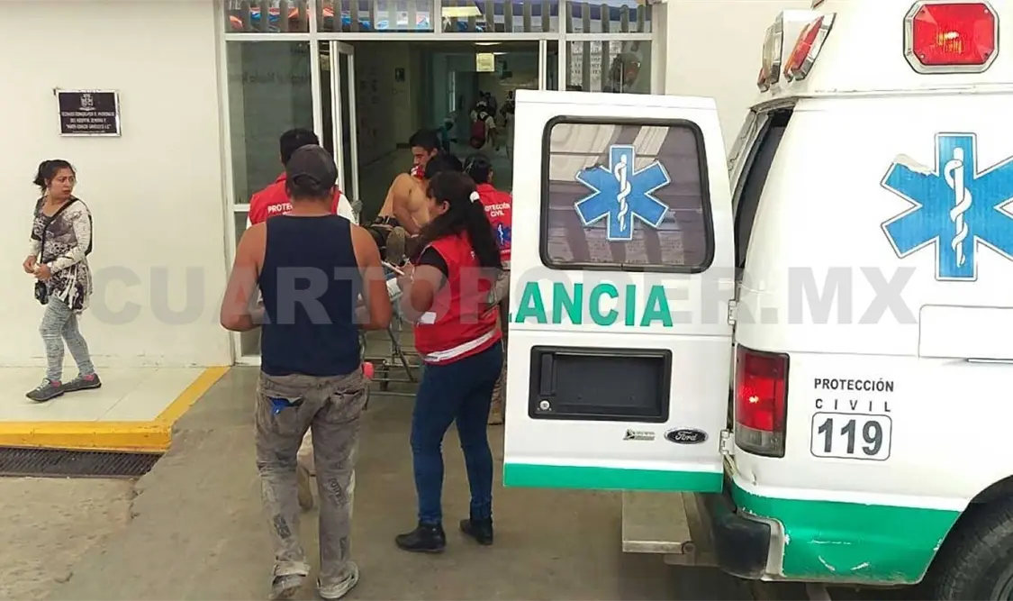 Albañil sufre una descarga eléctrica