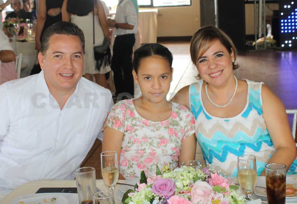 Grandiosos XV años de Conztanza
